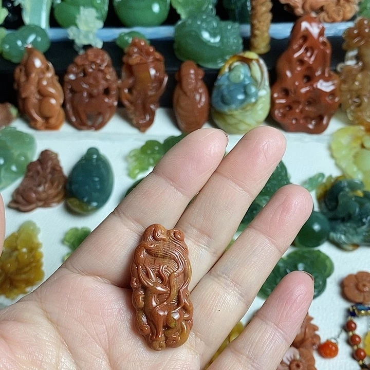 未镶嵌蛇纹石玉颈饰