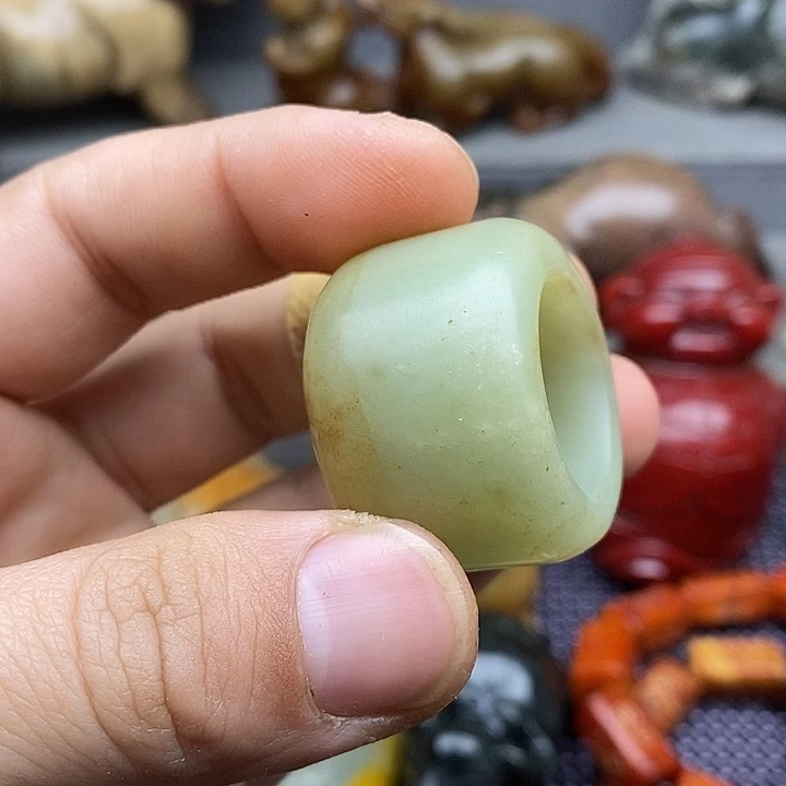 未镶嵌蛇纹石玉颈饰