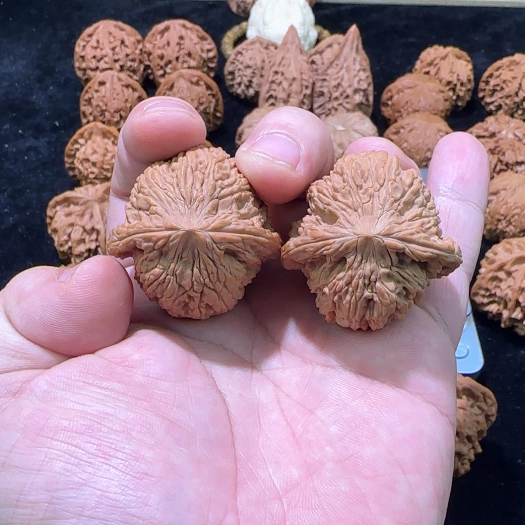 文玩核桃把件40全品泥鳅背