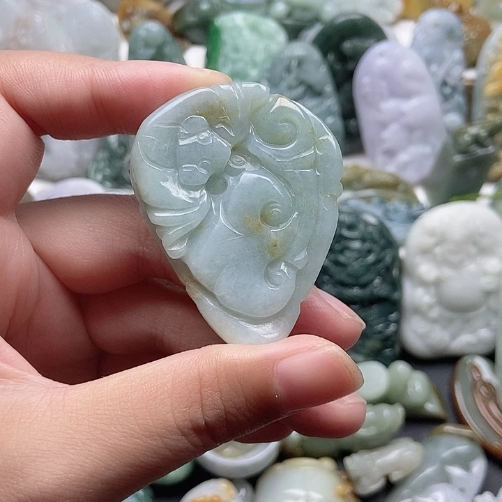 翡翠未镶嵌颈饰翡翠