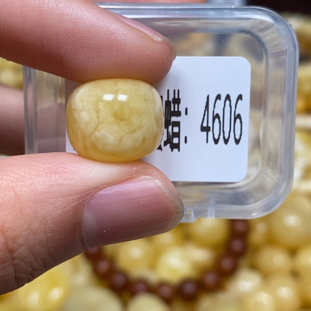 蜜蜡未镶嵌珠宝奇石4606