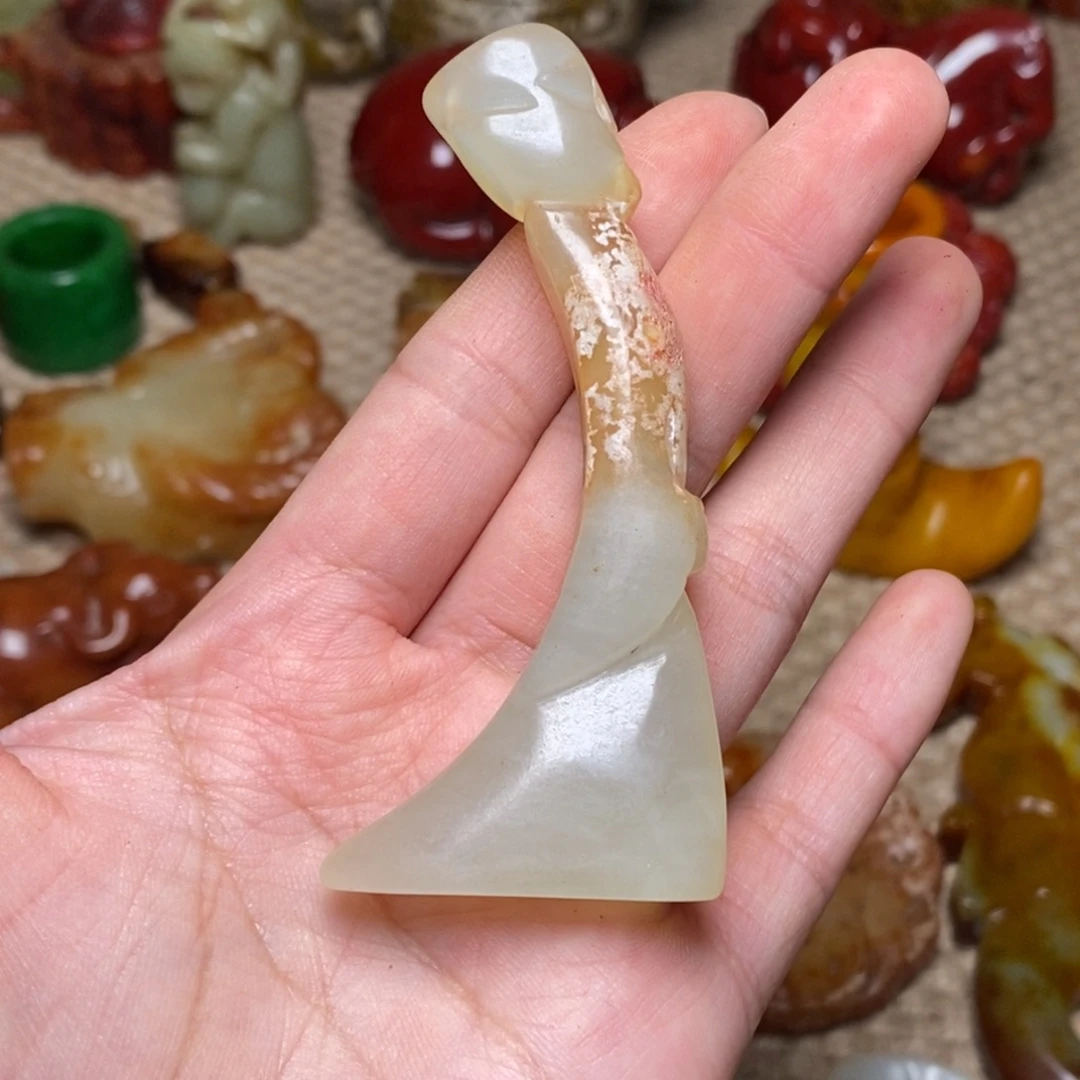 蛇纹石玉未镶嵌颈饰