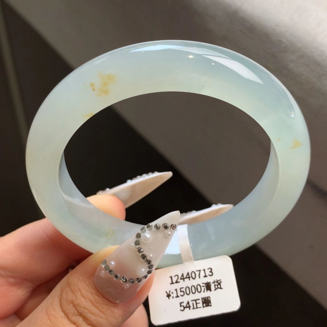 翡翠手镯未镶嵌冰飘花正圈手镯（血亏推荐）