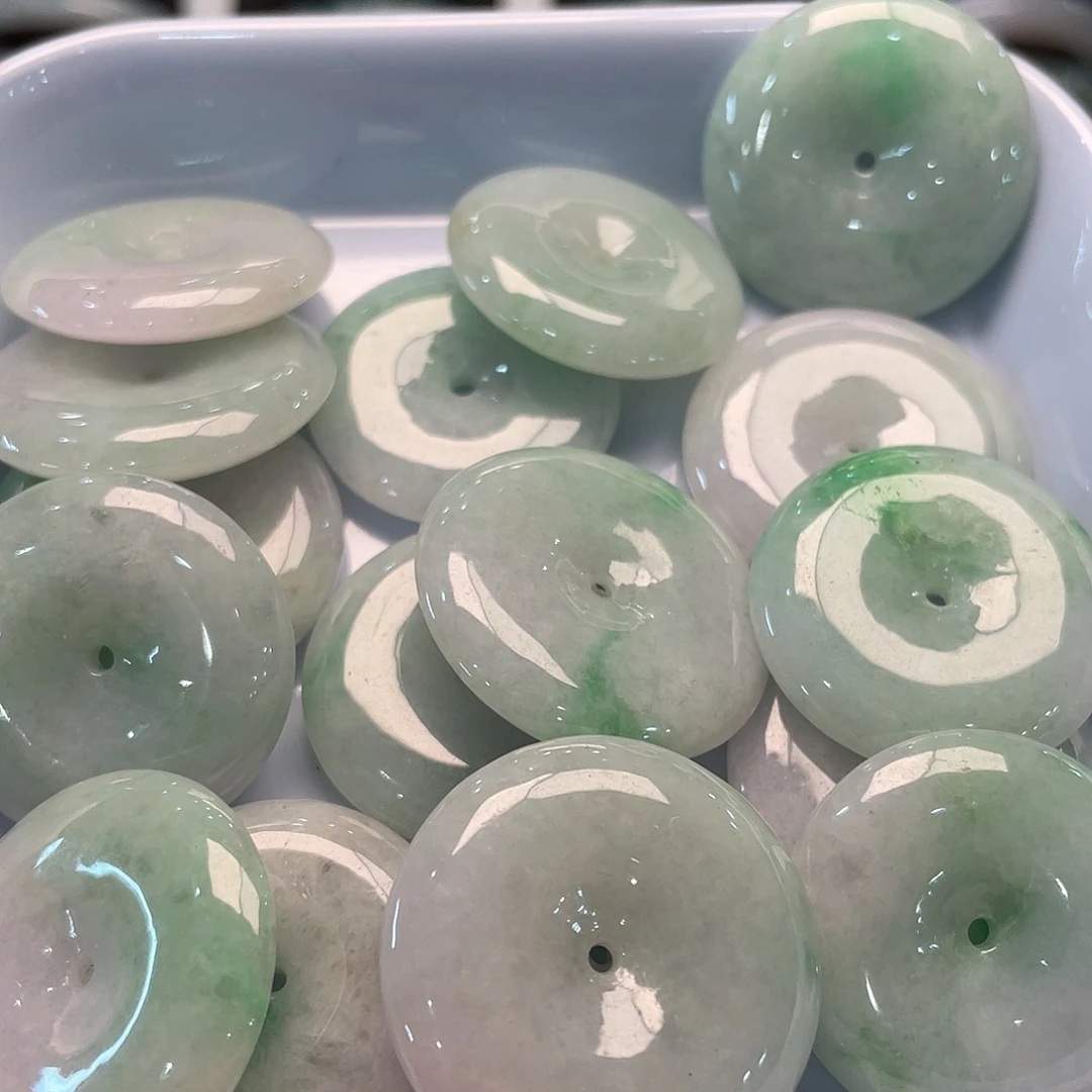 翡翠未镶嵌颈饰天然A货翡翠