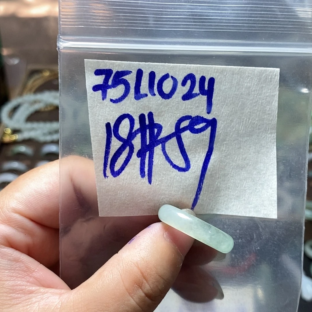 未镶嵌定制翡翠翡翠