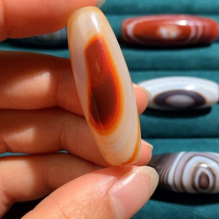 未镶嵌玛瑙/玉髓珠宝奇石