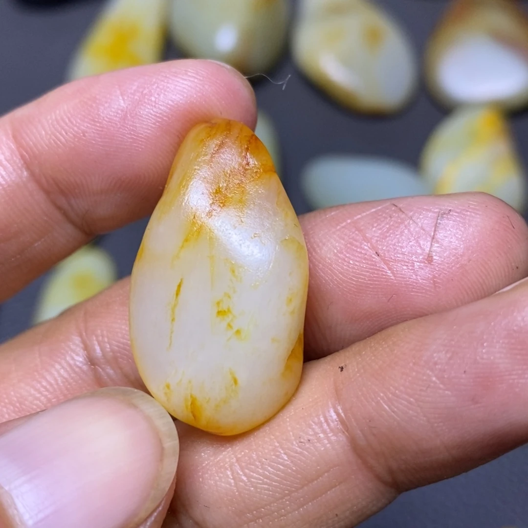 和田玉(糖玉)未镶嵌挂件