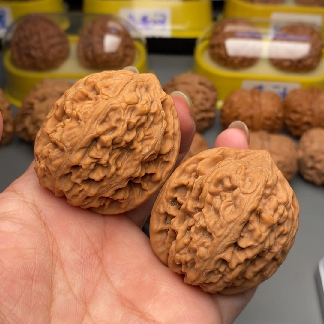 木质类文玩核桃赤龙鸡心