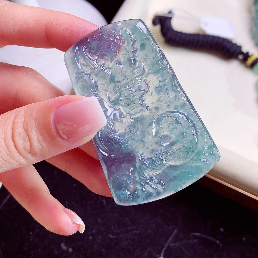 颈饰未镶嵌翡翠天然