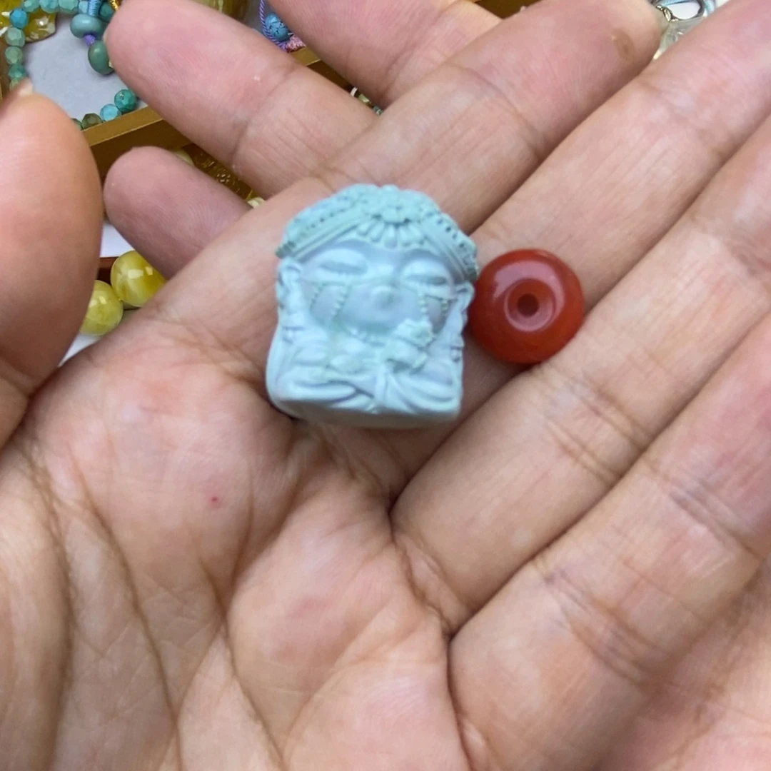 徐***面未镶嵌配饰南红玛瑙