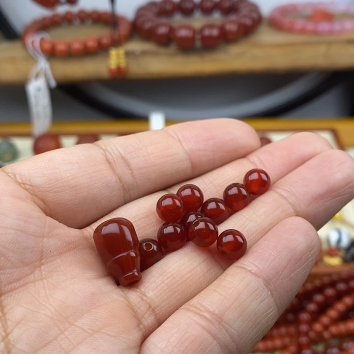 住***洲南红玛瑙合金颈饰