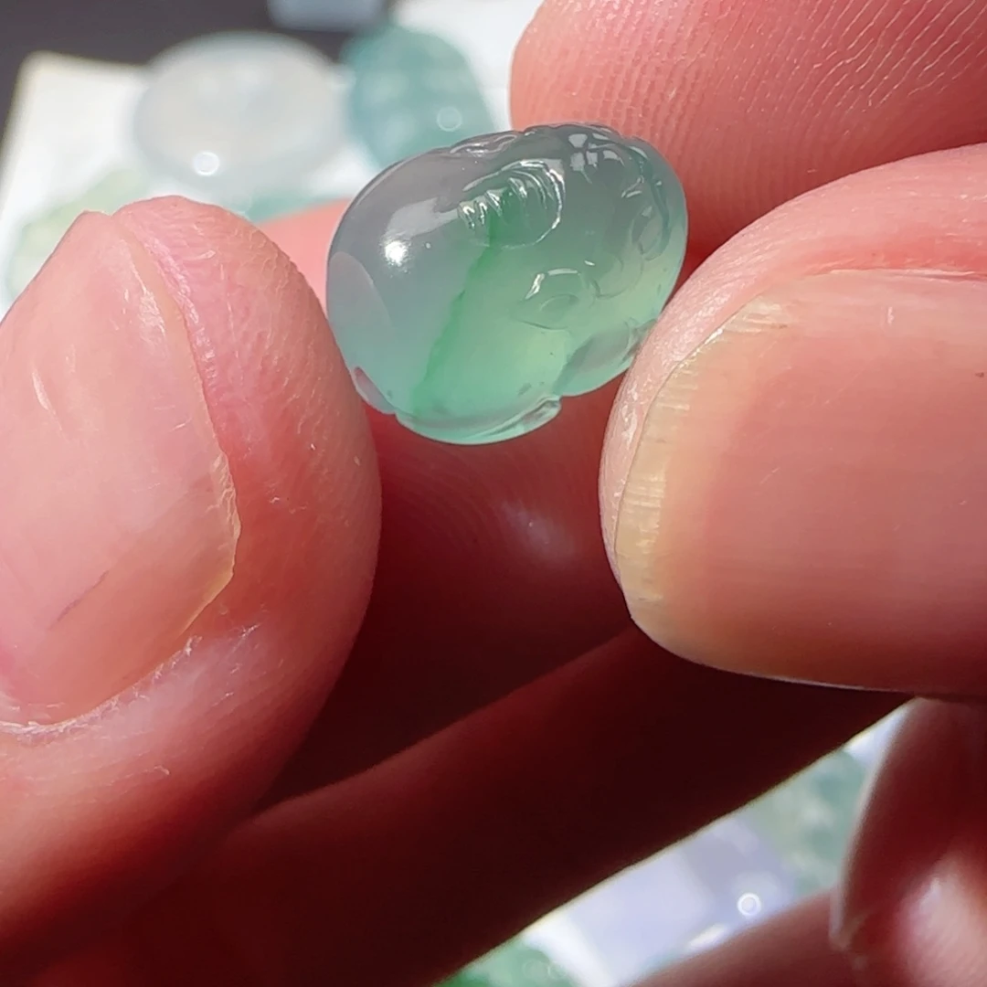 定制翡翠未镶嵌天然翡翠貔貅