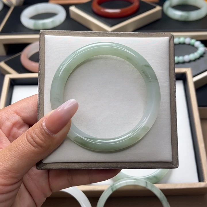 石英质玉手镯未镶嵌?***鸭