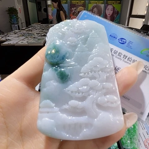 颈饰未镶嵌翡翠一个