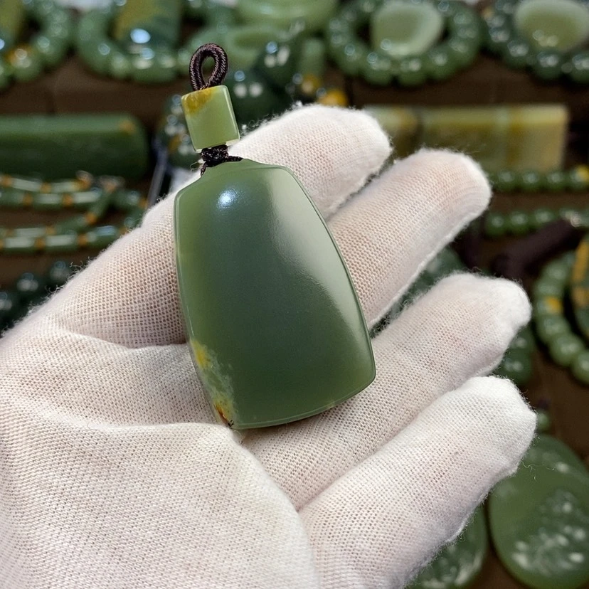 【闪购商品】岫岩河磨玉（透闪石质玉）未镶嵌颈饰