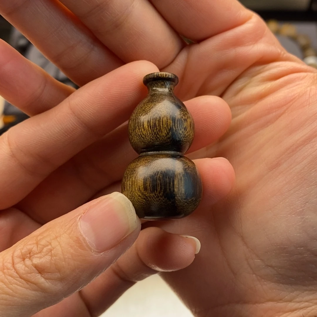 沉香吊坠沐**物越南芽庄白棋瘤疤