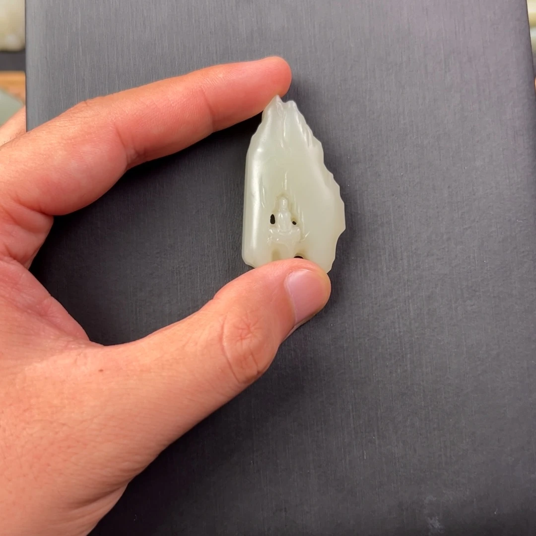 月***旅和田玉（青白玉）未镶嵌颈饰