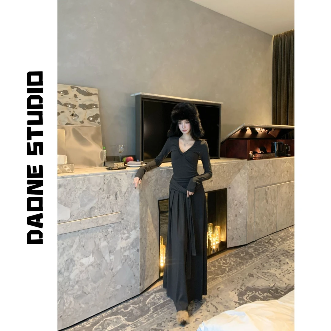 DAONE 百搭气质显瘦休闲小众设计感扭结V领百褶绑带连衣裙