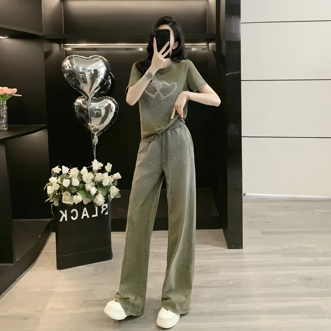 重工烫钻时尚套装女夏季显瘦洋气炸街休闲运动短袖阔腿裤两件套