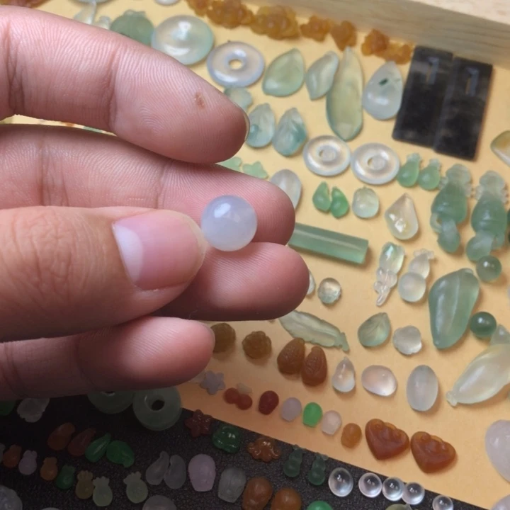 定制翡翠挂件未镶嵌