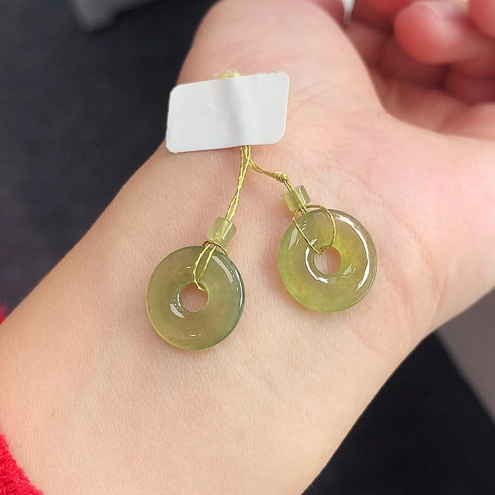 翡翠未镶嵌戒指甜甜圈