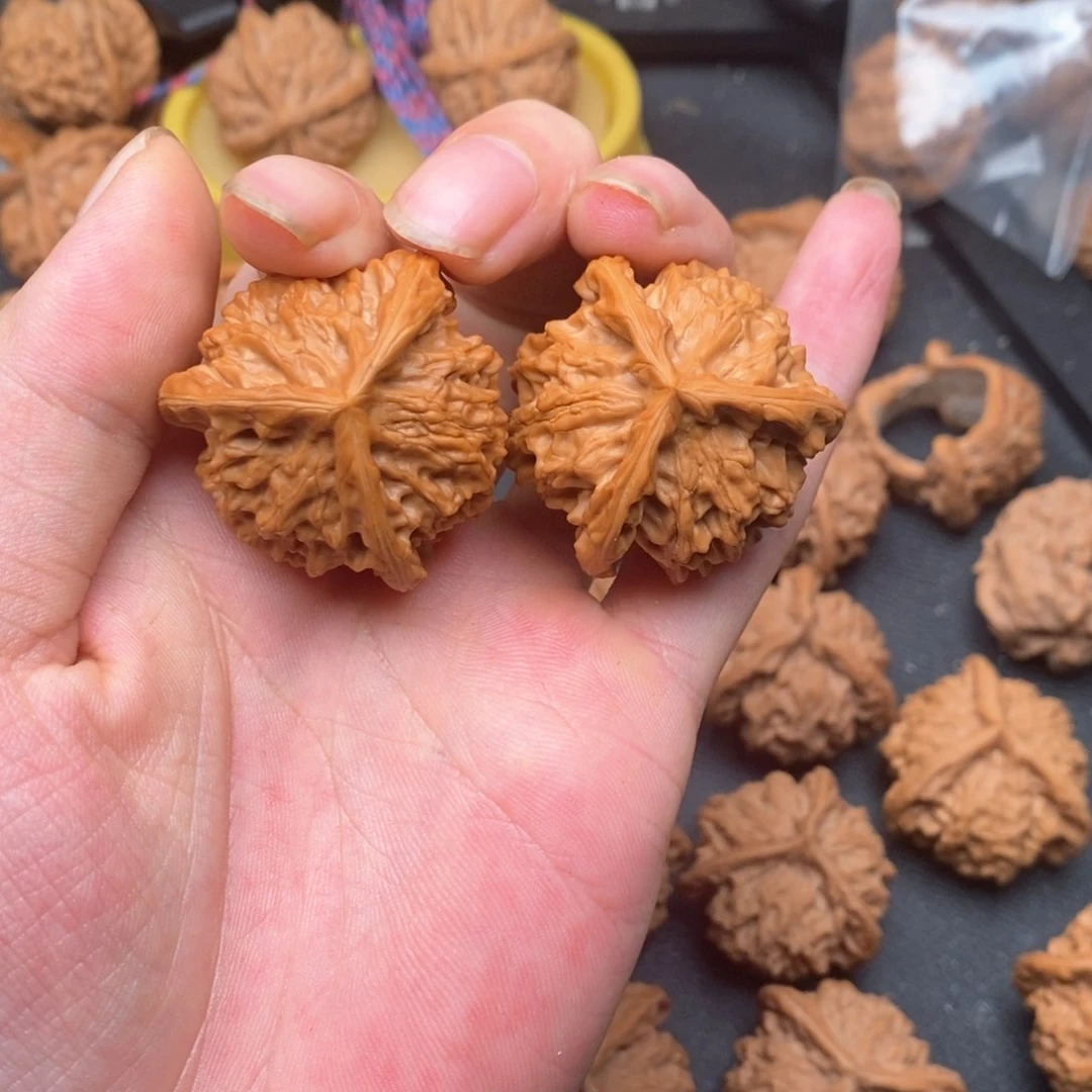 文玩核桃吊坠37大奔