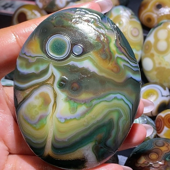 玛瑙/玉髓未镶嵌珠宝奇石160