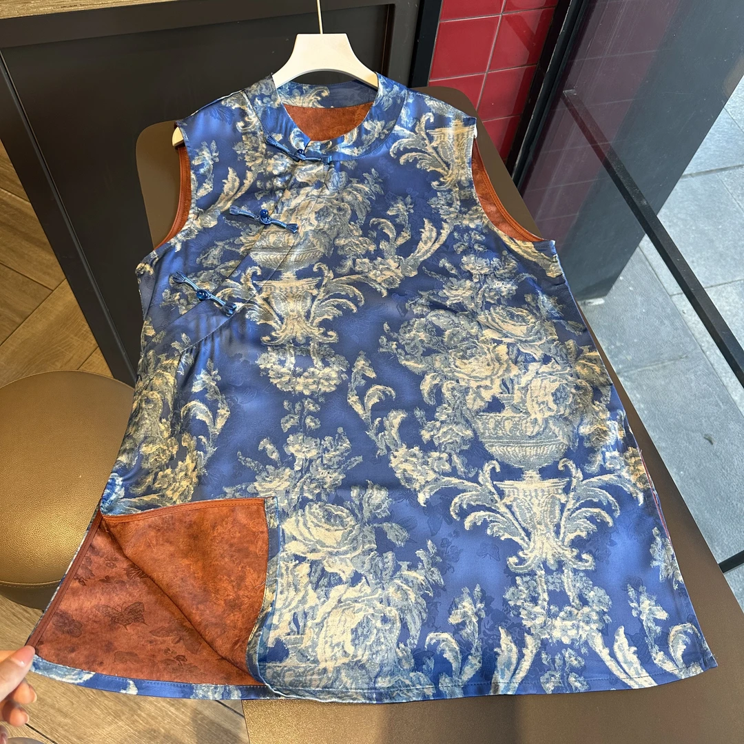 【青瓷 奥黛】气质显瘦立领斜襟手工盘扣中长款无袖提花暗纹上衣QSG