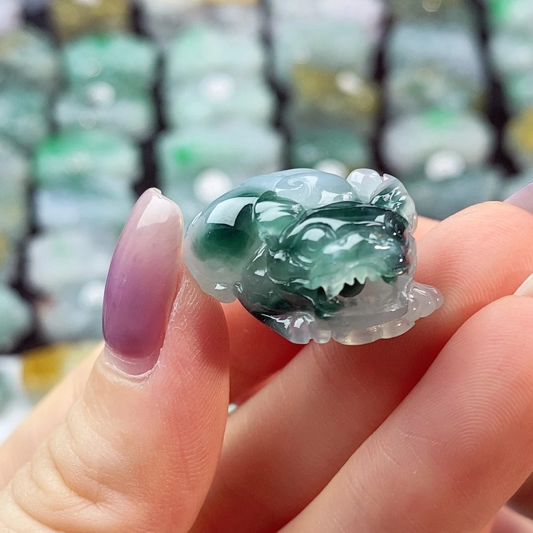 颈饰未镶嵌翡翠天然