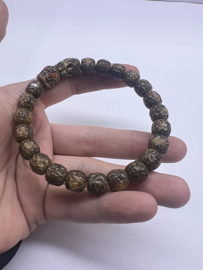 星月菩提雕刻龙鳞，单银标。
