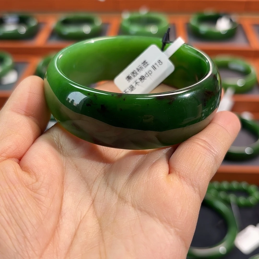 和田玉（碧玉）未镶嵌手镯碧玉聚红皮