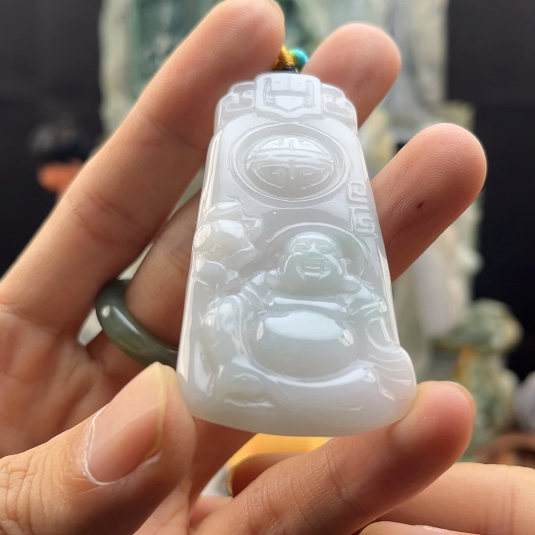 翡翠未镶嵌颈饰佛公