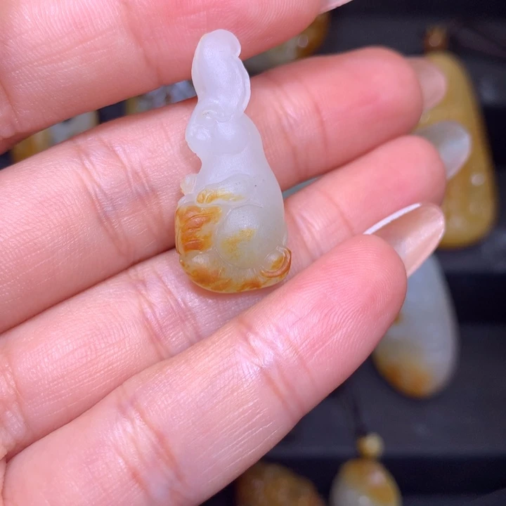 颈饰未镶嵌和田玉
