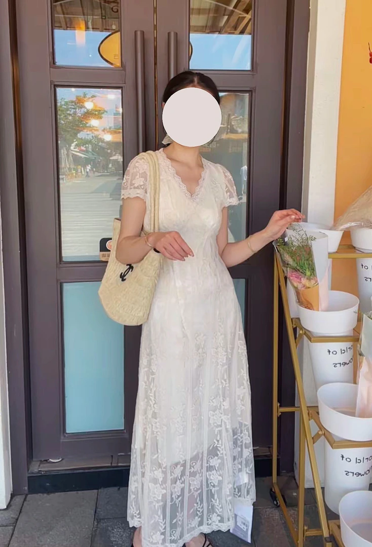 法式重工蕾丝V领刺绣夏季收腰显瘦裙连衣裙小众设计感裙子AM25113