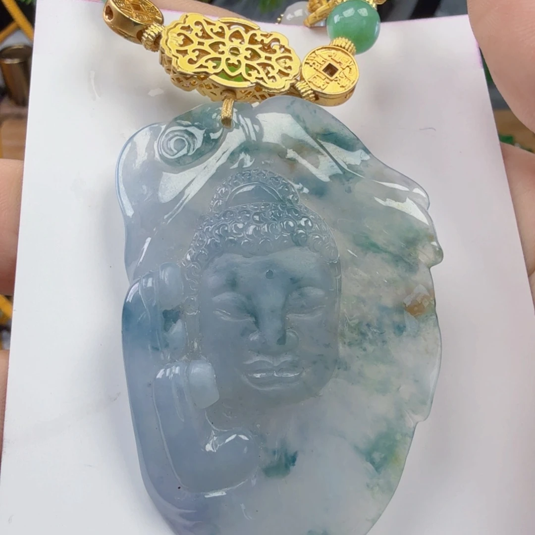 翡翠颈饰未镶嵌何**呀一件