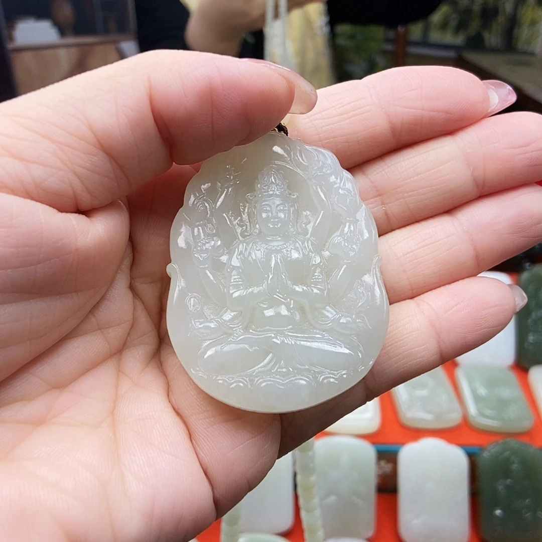 李***丶和田玉未镶嵌颈饰