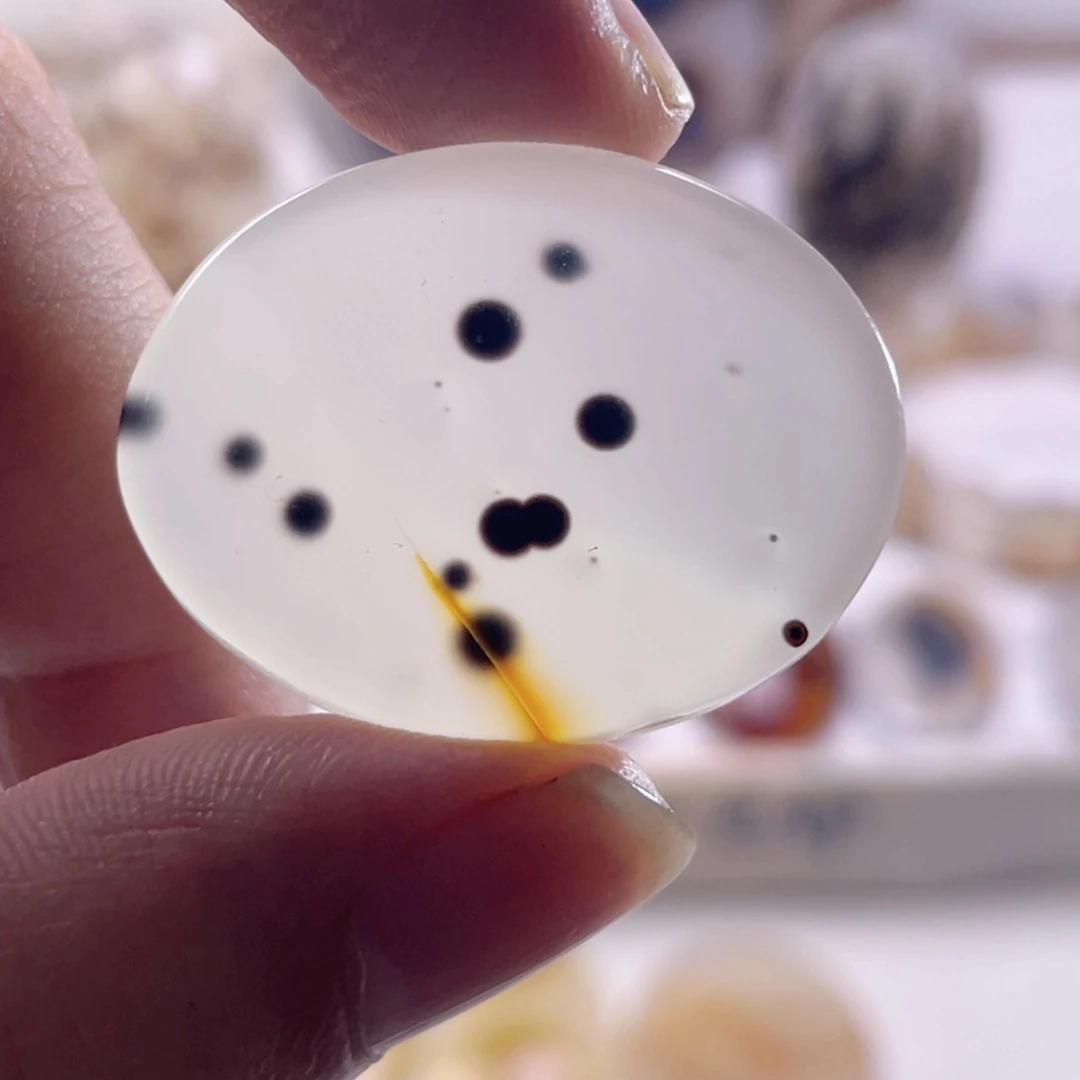 玛瑙/玉髓未镶嵌珠宝奇石