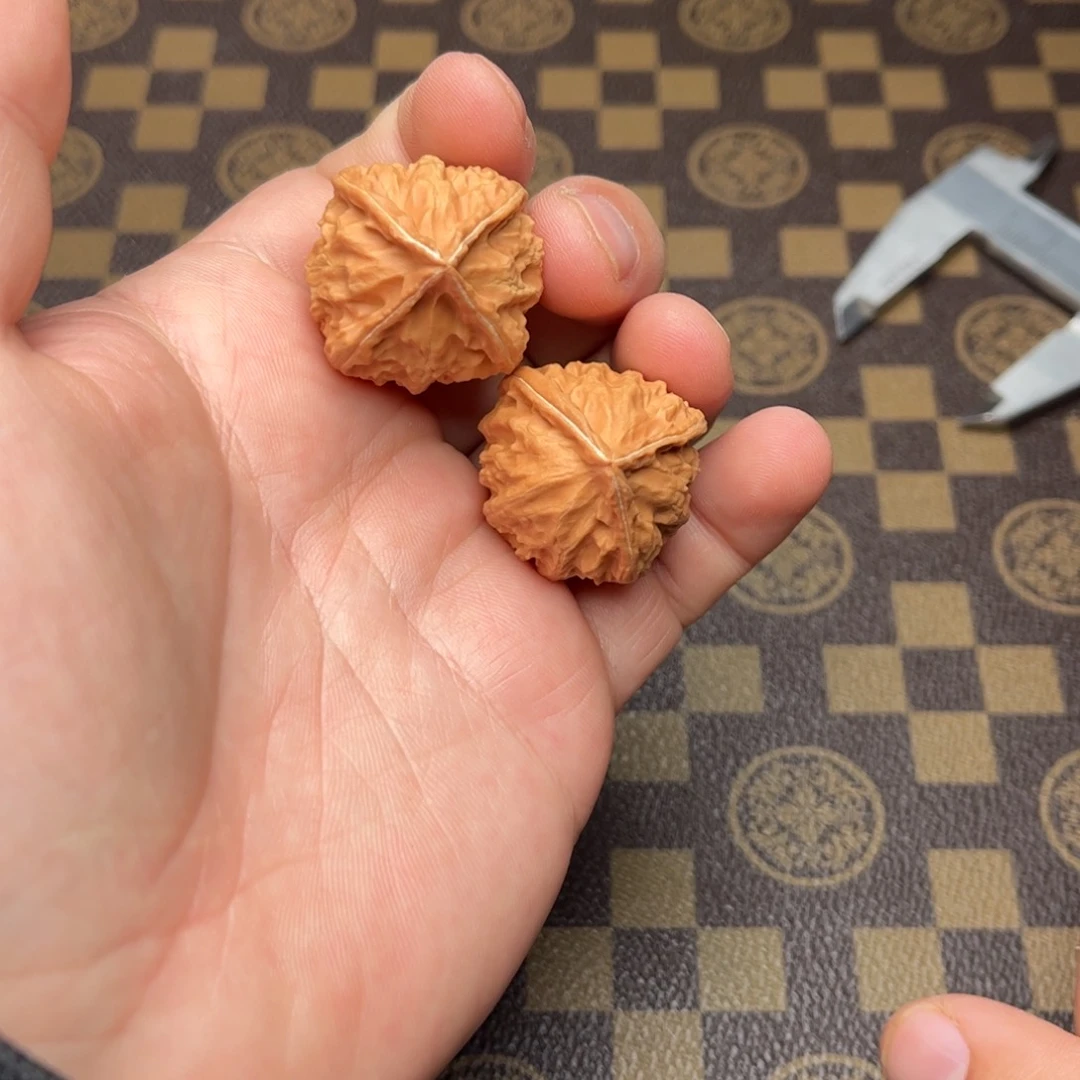 文玩核桃把件62000000000