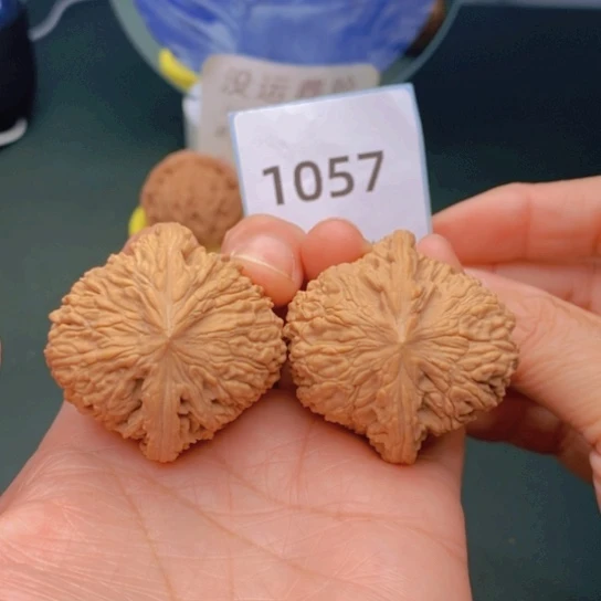 文玩核桃把件陈*安41.5泥鳅背1057