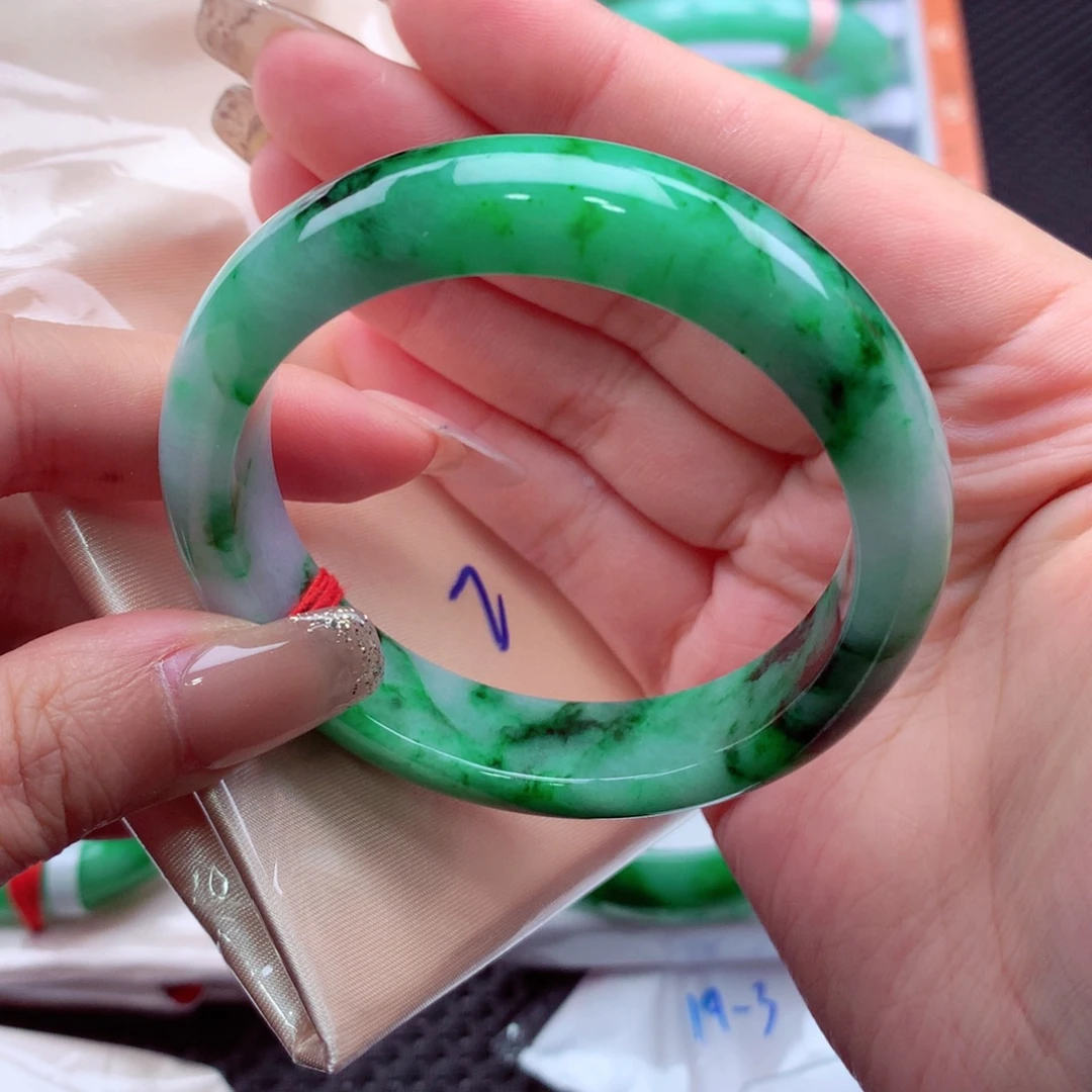 翡翠未镶嵌手镯翡翠