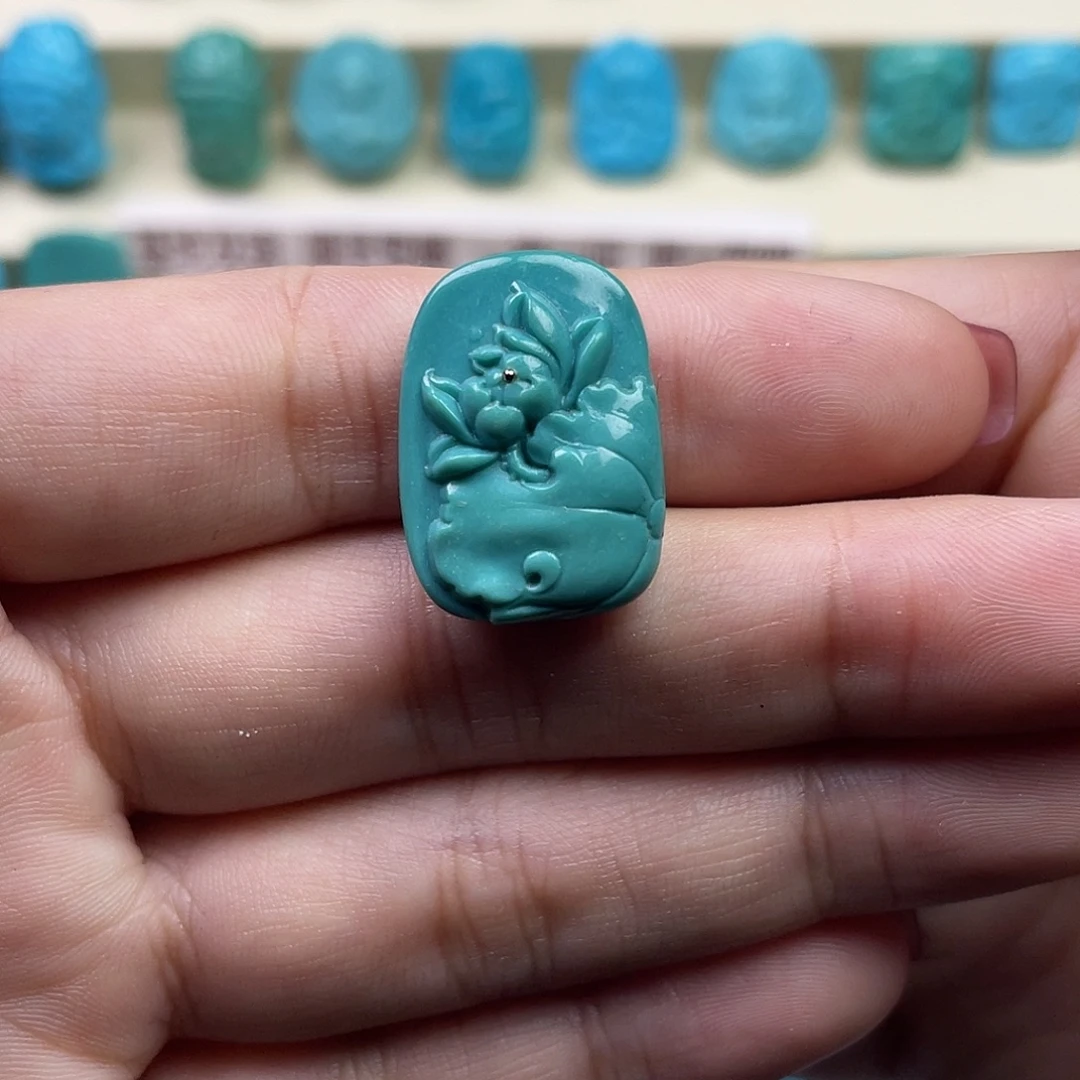 绿松石未镶嵌珠宝奇石