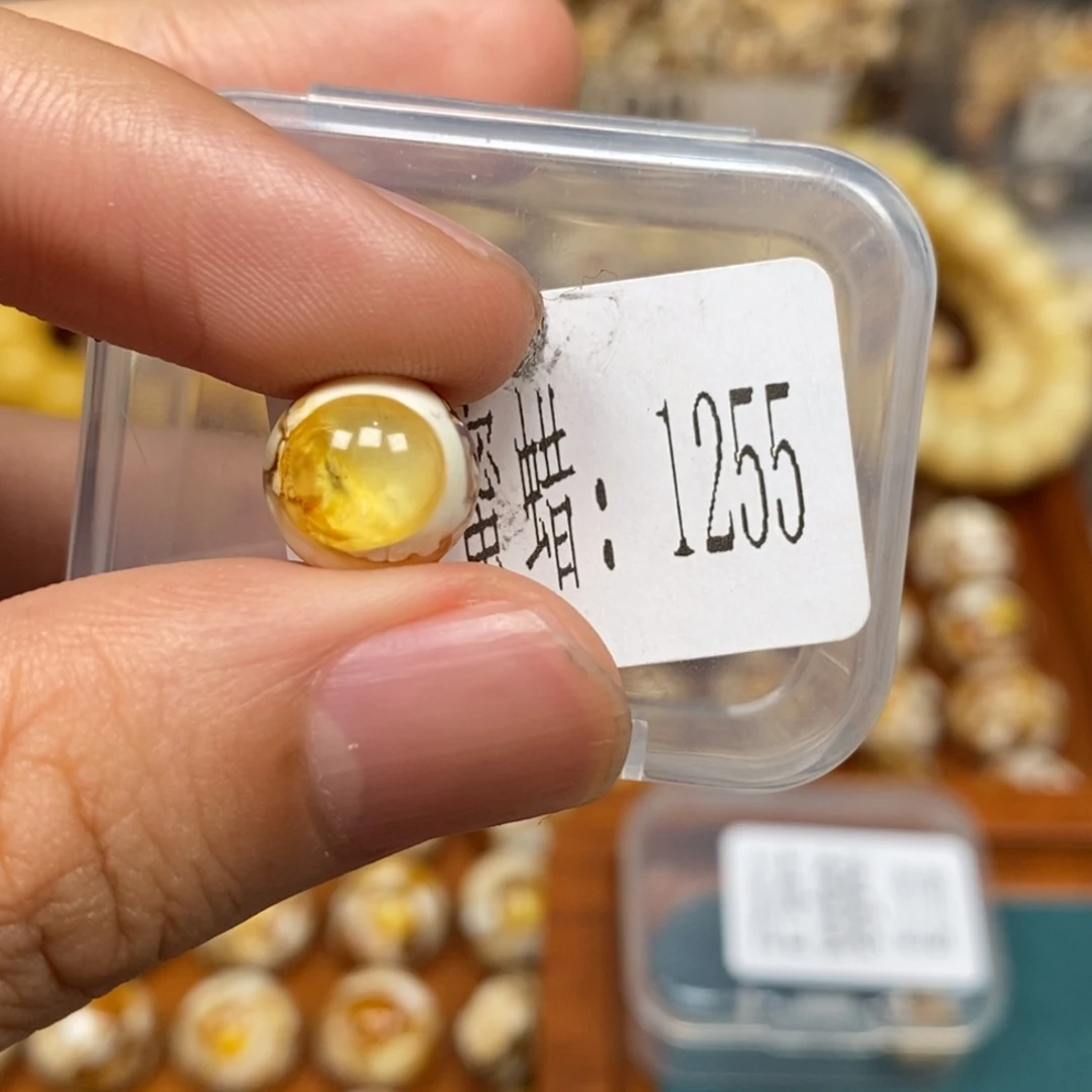蜜蜡未镶嵌珠宝奇石1255