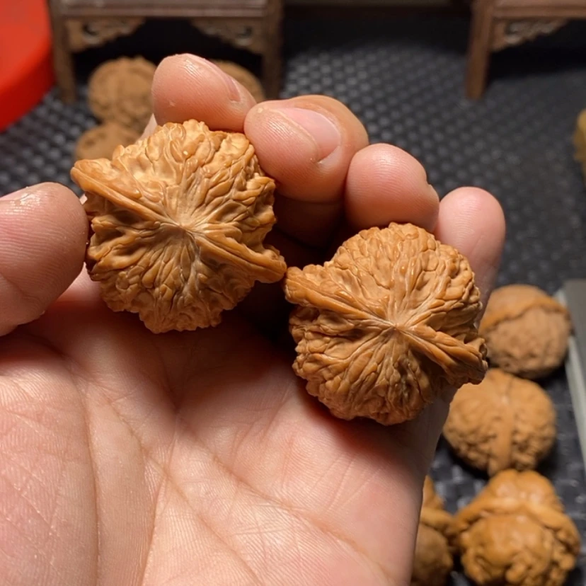 【闪购商品】文玩核桃吊坠40尺，全品磨盘