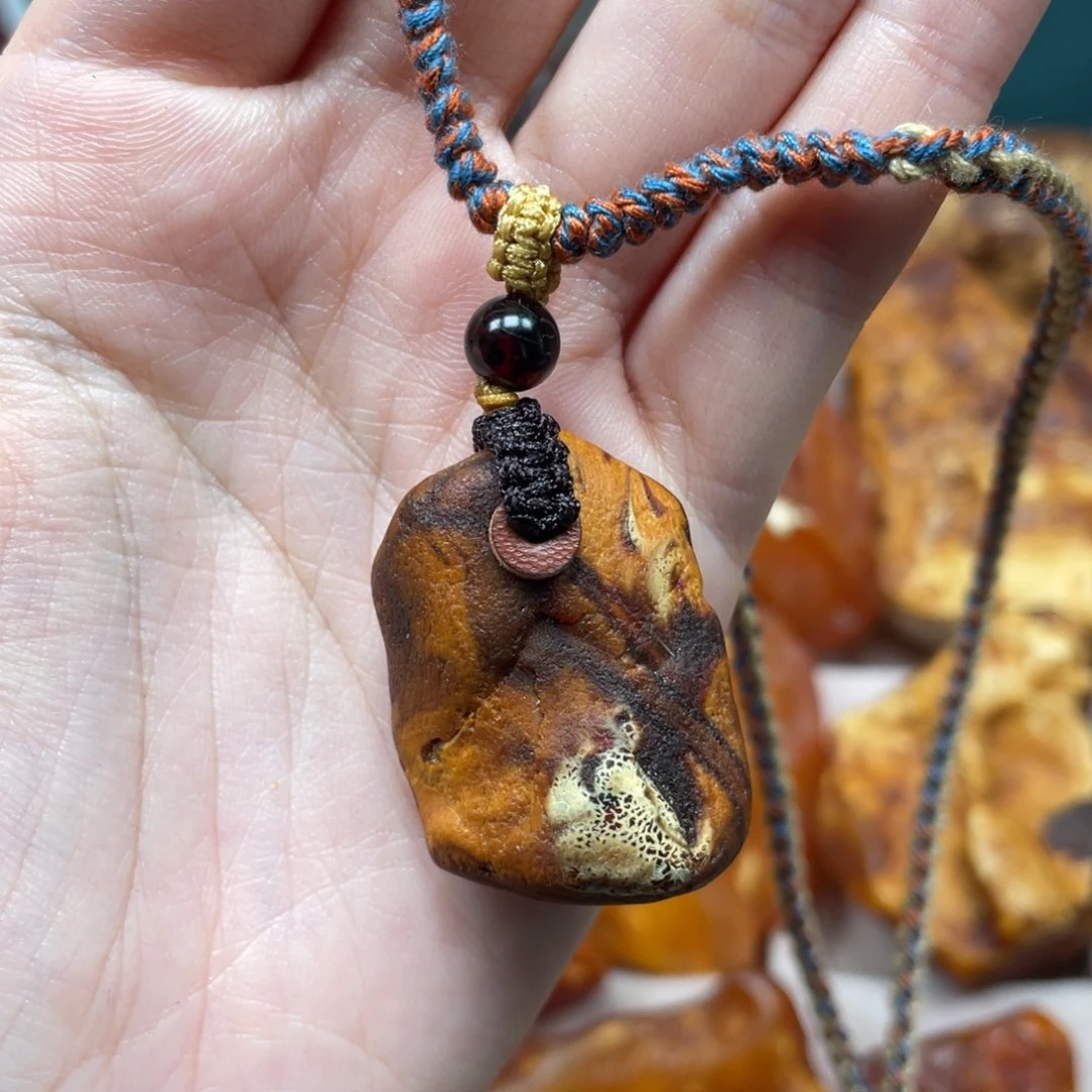 琥珀珠宝奇石未镶嵌