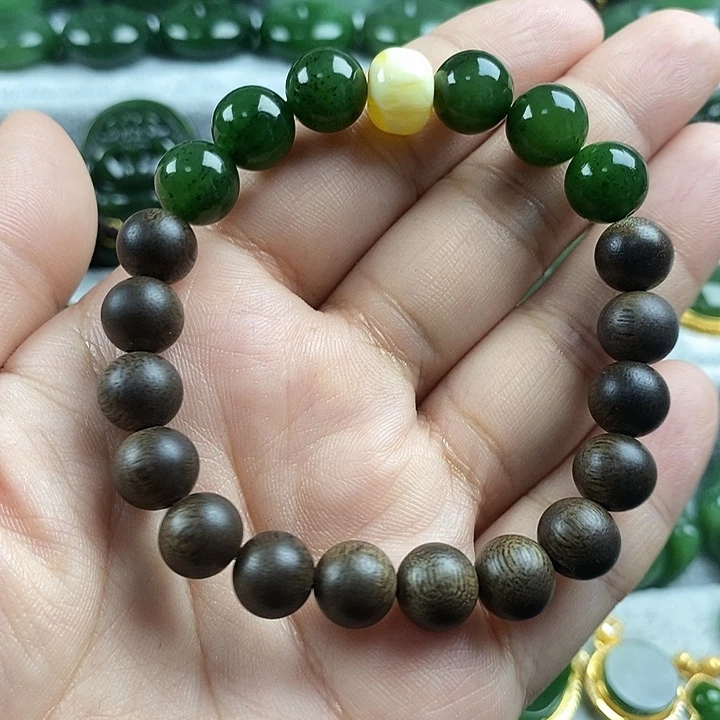 和田玉（碧玉）未镶嵌项链