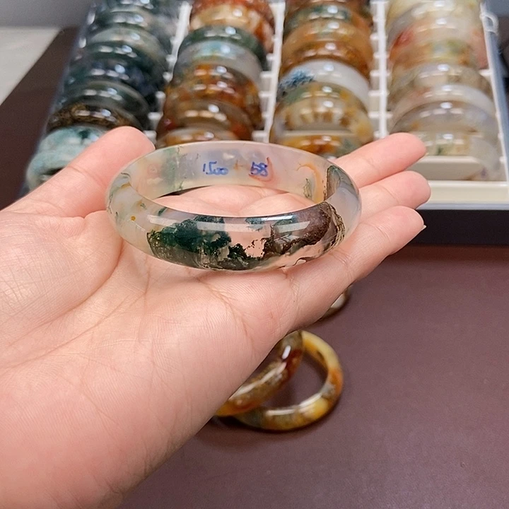 玛瑙/玉髓手镯未镶嵌糯**多