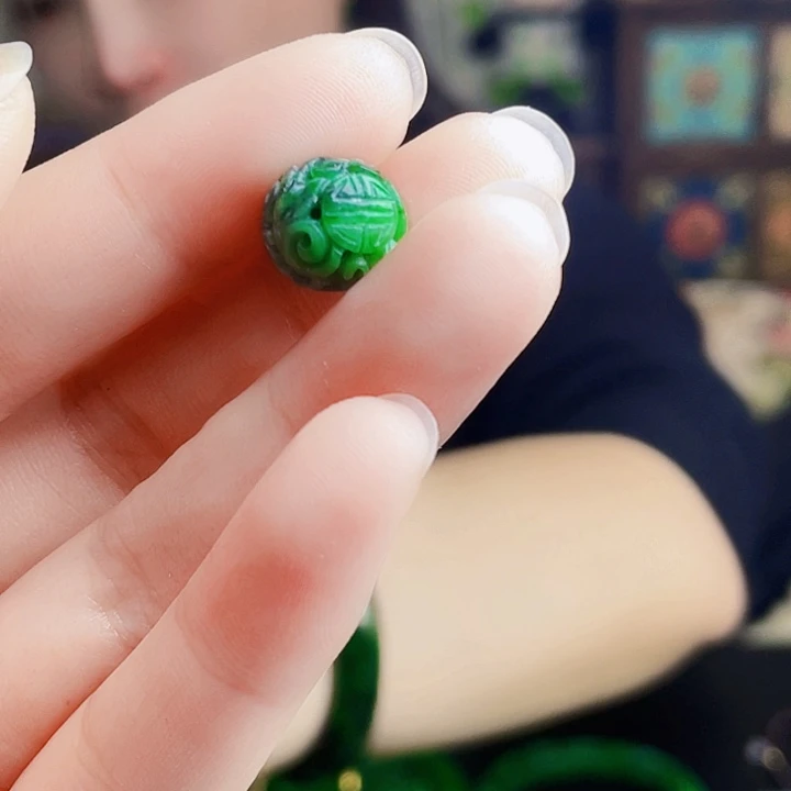 翡翠未镶嵌颈饰多样性