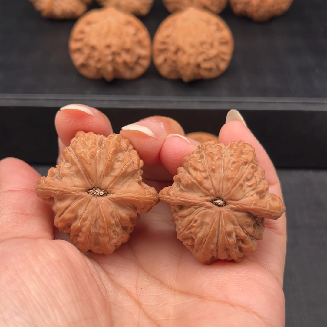 【闪购商品】吊坠文玩核桃原树血麒麟36