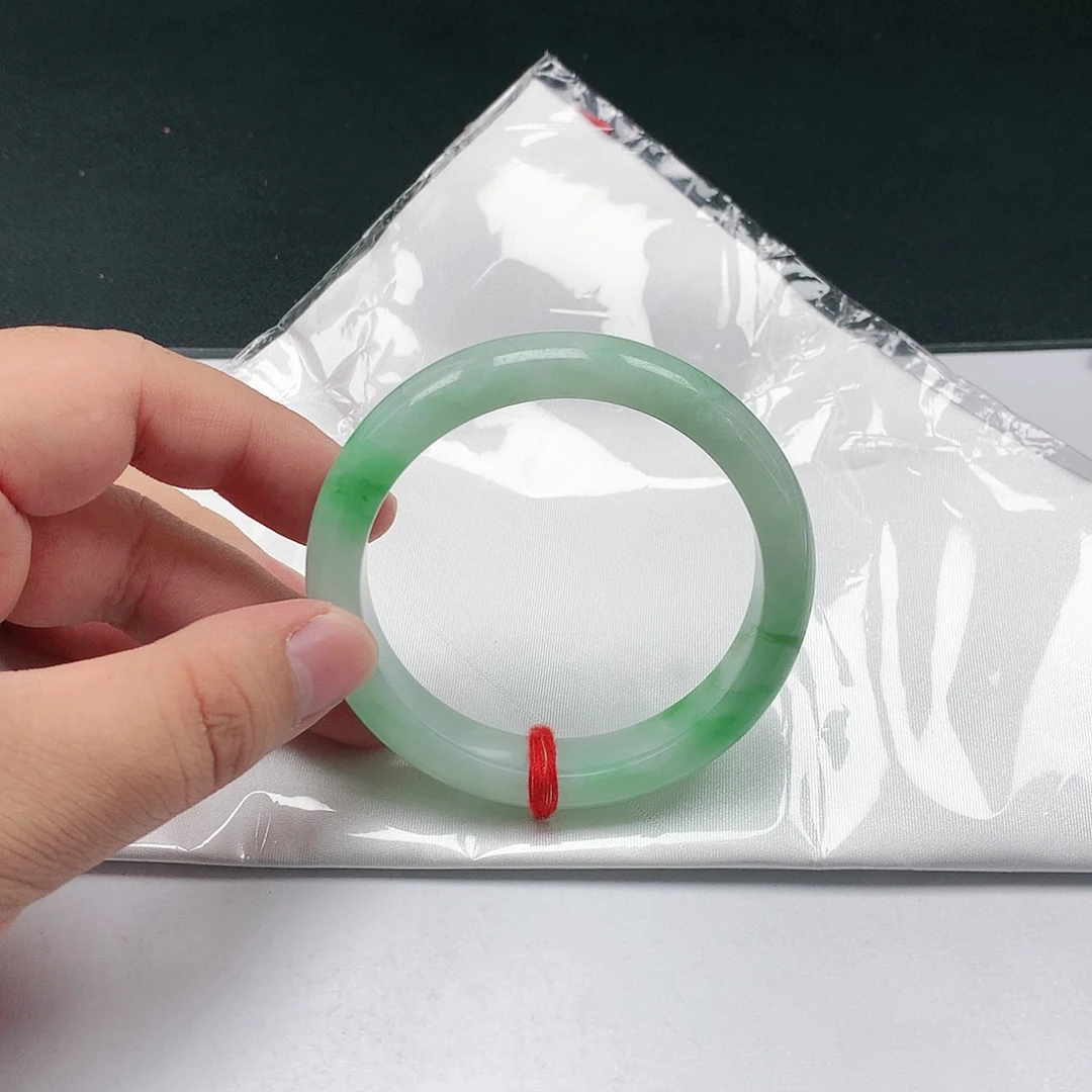 翡翠手镯未镶嵌翡翠352