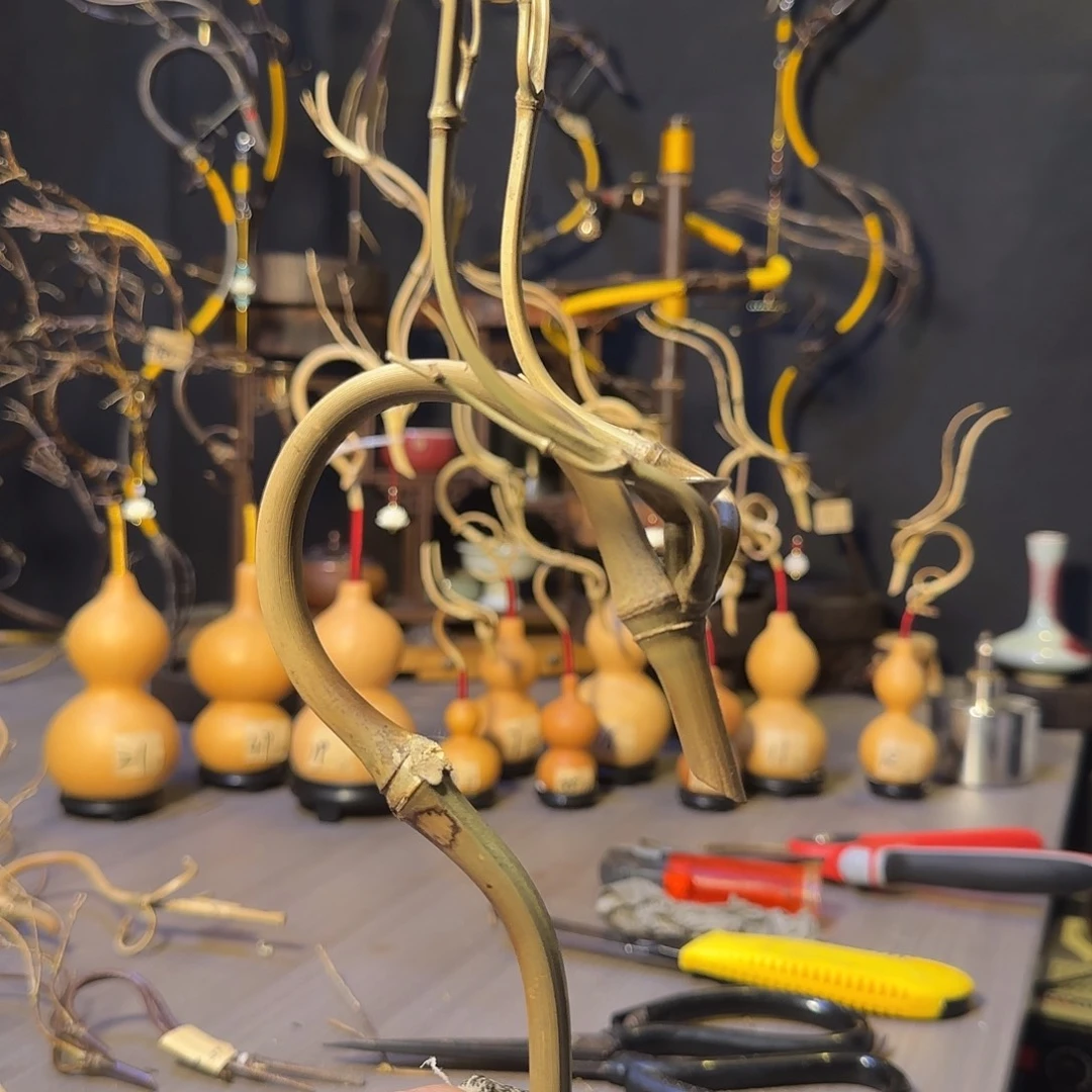 魏***明倒流香葫芦头一件